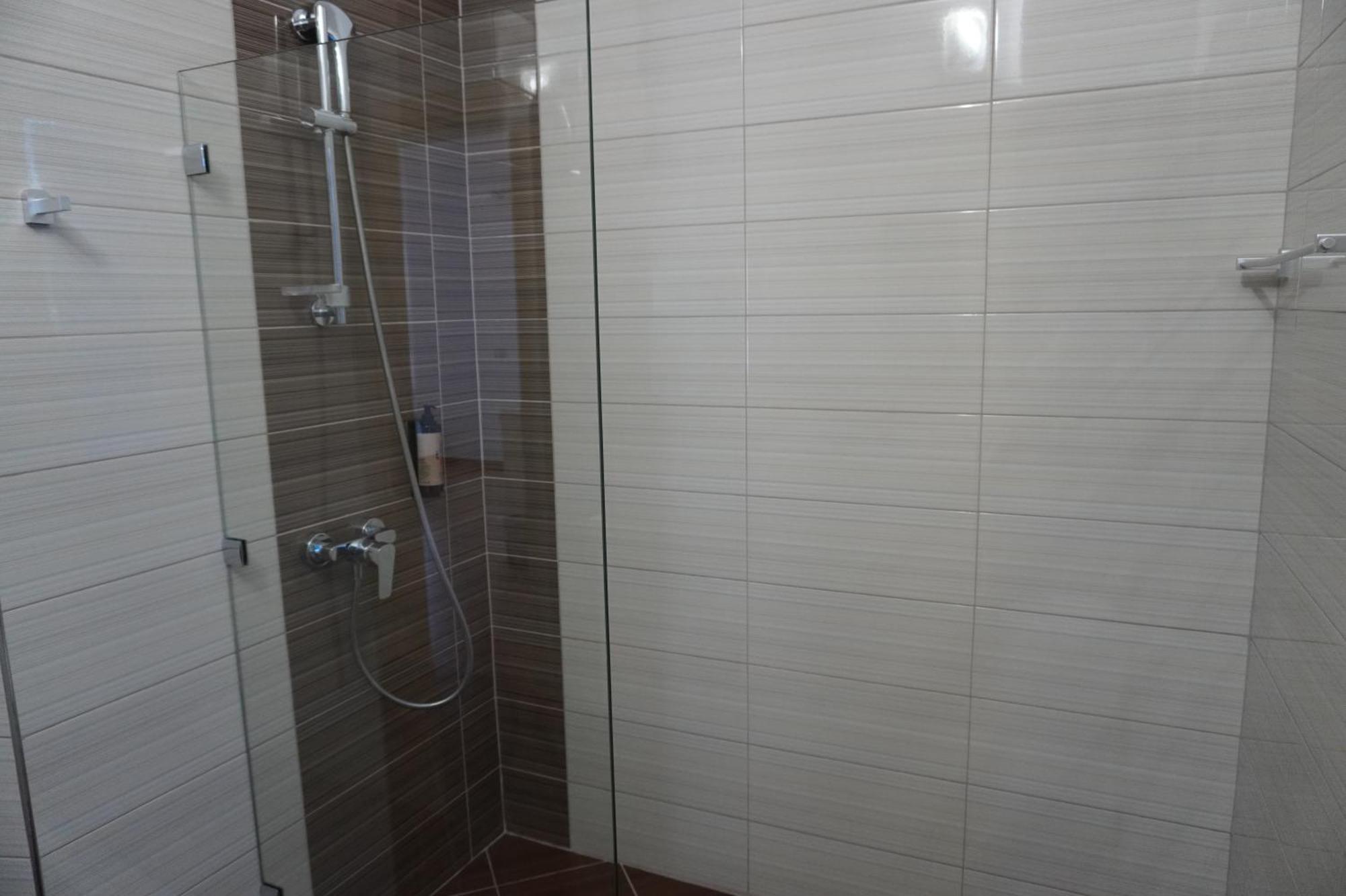 Hotel Agel Sarande Bilik gambar