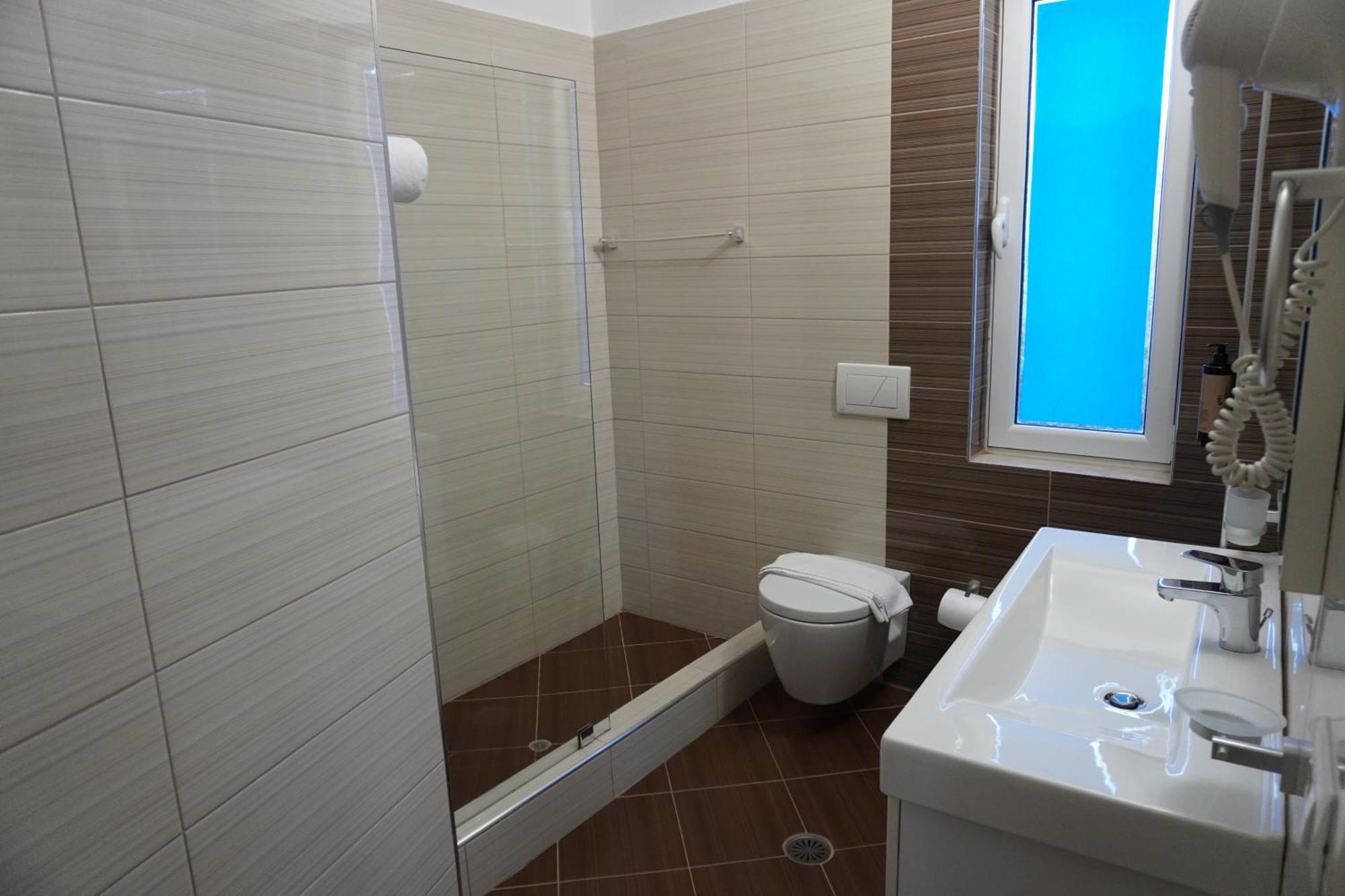 Hotel Agel Sarande Bilik gambar
