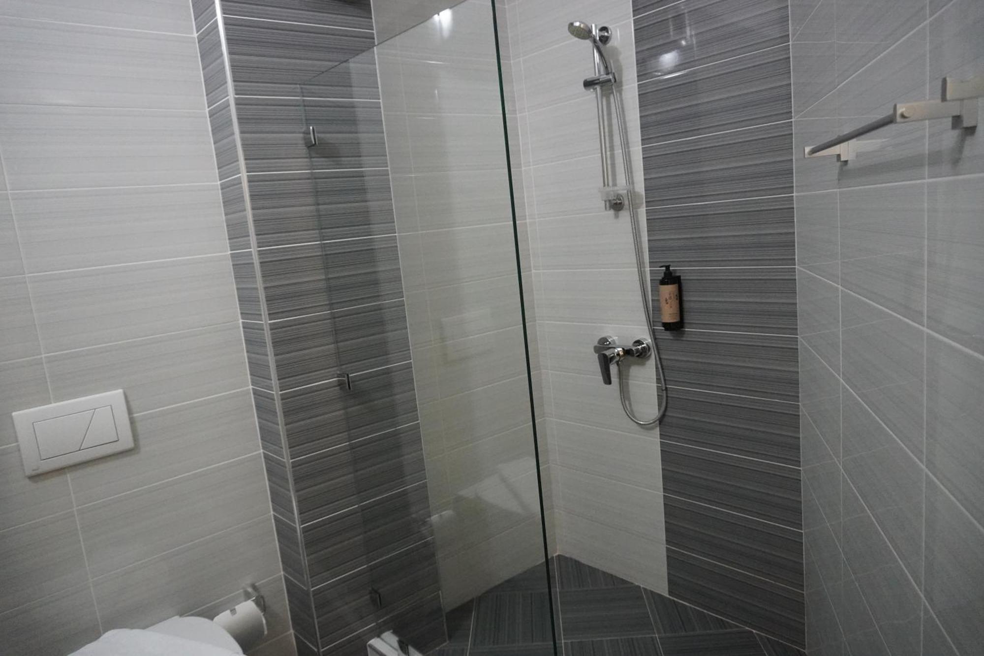 Hotel Agel Sarande Bilik gambar